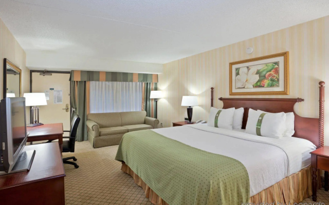 DoubleTree by Hilton Hotel Lawrence