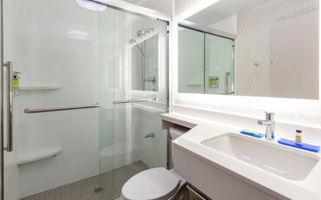 Holiday Inn Express NYC Brooklyn - Sunset Park by IHG