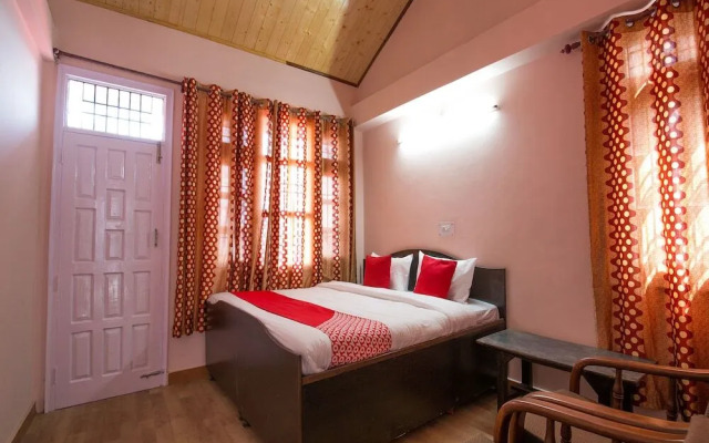 OYO 12430 Home 2BHKPine Tree Valley Chotta Shimla