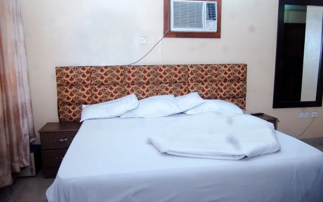 Oasis Green Garden Hotel