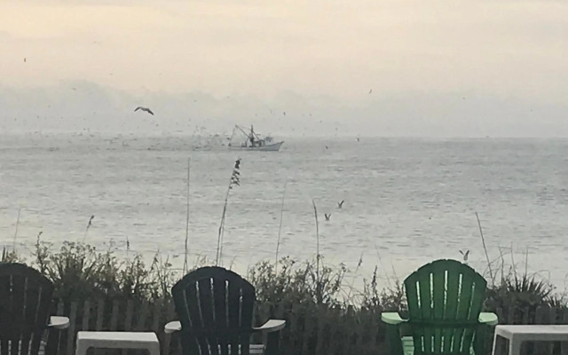 Crystal Coast Oceanfront Hotel