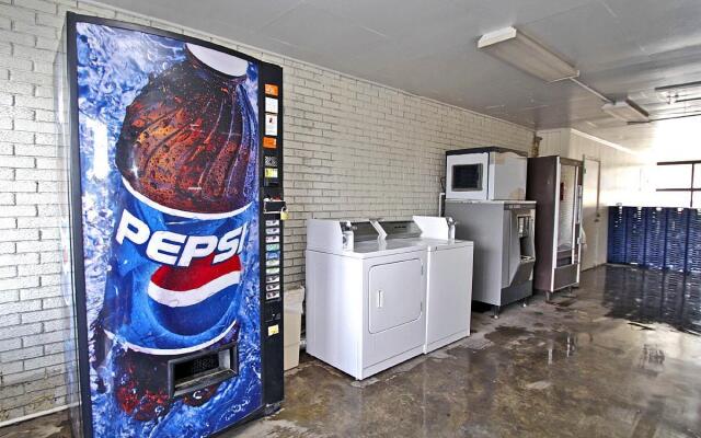 Motel 6 Sallisaw, OK