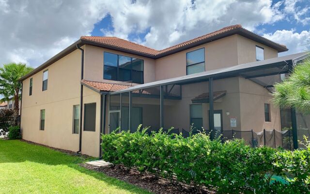 Luxury 5Bd w/ Jacuzzi & Pool Near Disney @ 5528