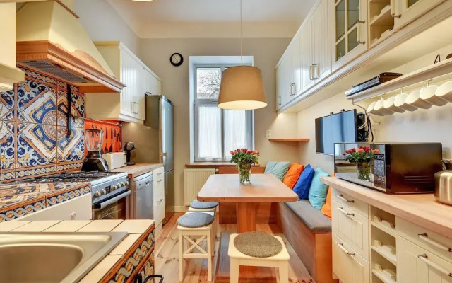 Monte Cassino Blanco by Grand Apartments