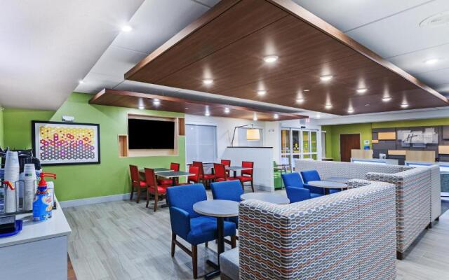 Holiday Inn Express Hotel & Suites Dallas Lewisville by IHG