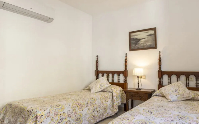 Spacious Villa With Garden