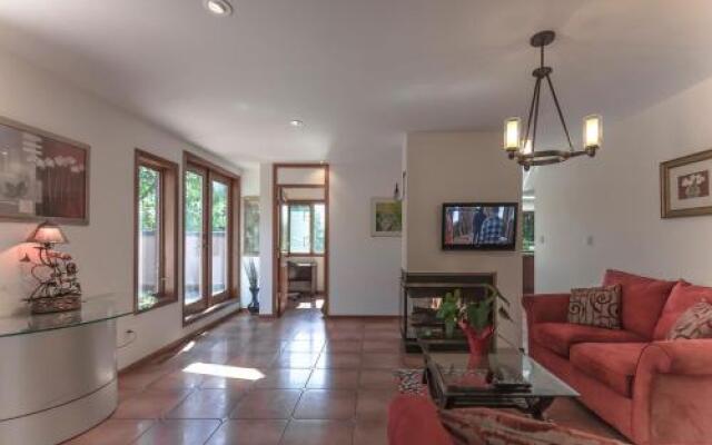 Whytecliff Park place near ocean