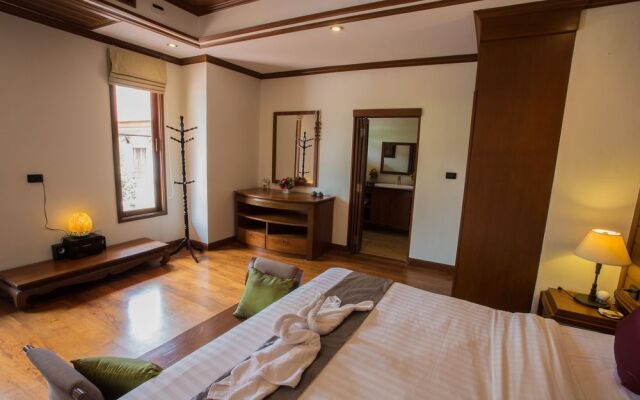 Sirinthara Villa 4 bed pool Nai Harn
