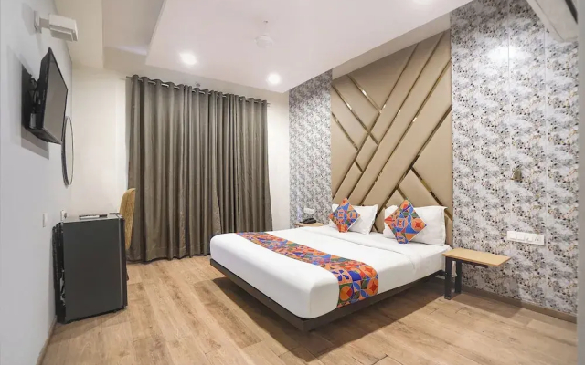 FabHotel Novis Stayz