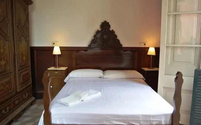 HomeHolidaysRentals Historic House - Costa Barcelona