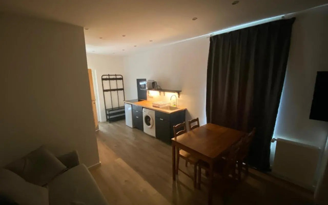 Benjamin Apartment