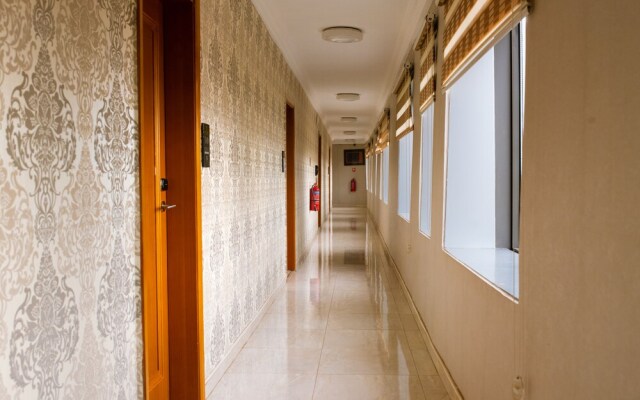Crismon Hotel