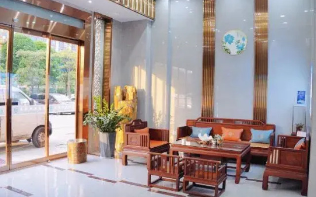 Fangchenggang Haijin Fashion Hotel (North High-speed Railway Station)