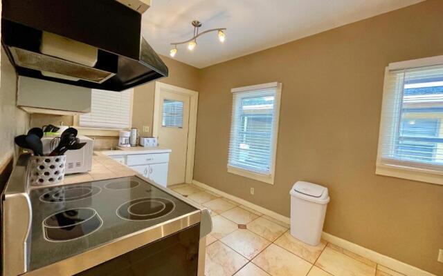 Tropical Garden Bungalow