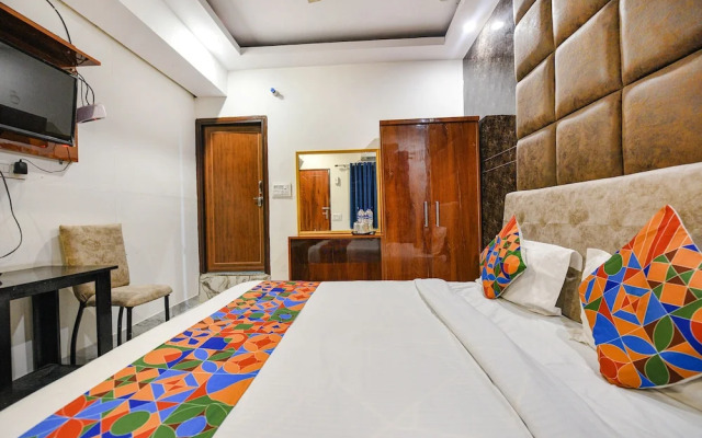 Fabhotel Ice Berg