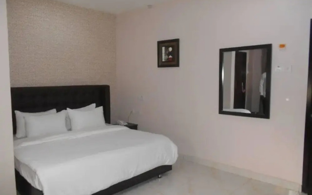 Exquisite Homes2 Hotel & Lounge