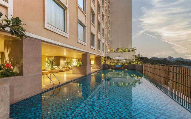 Lemon Tree Premier City Center Pune