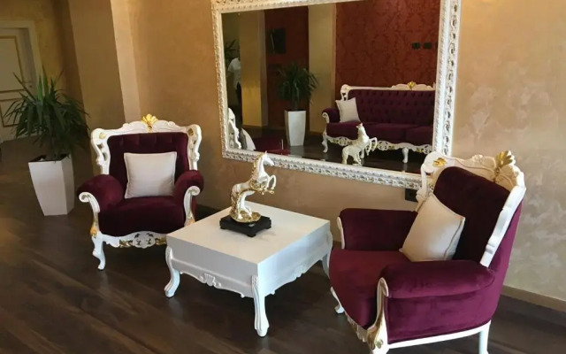 Hotel Deluxe