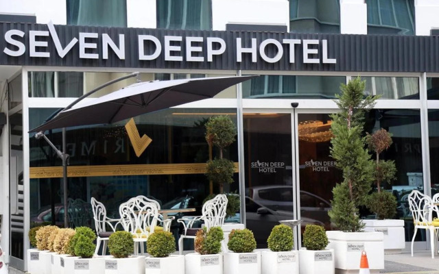Seven Deep Hotel
