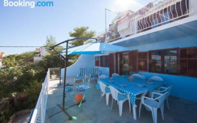 The Sea House Apartments