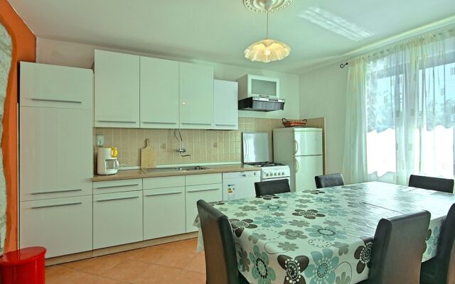 Rustic Villa in Žbandaj With Private Swimming Pool