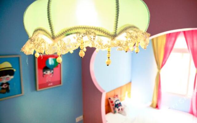 Huakai Mancheng Parent-child Hotel