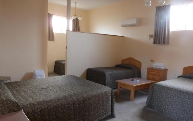 Glenelg Motel