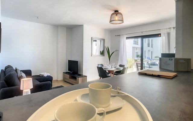 Superb Seafront Apartment Marina Real 305