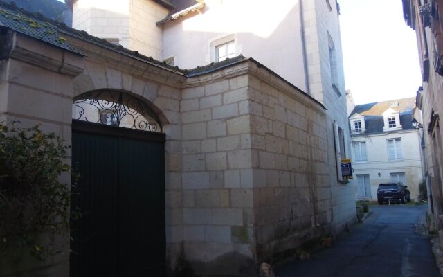 Studio In Chinon With Wifi