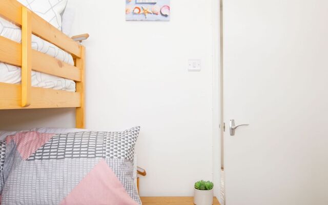 Seaside Retreat 2 Mins to Beach
