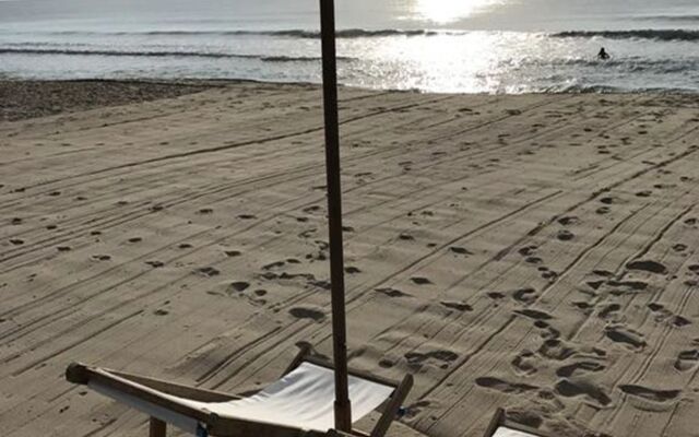 Baan Thew Talay Blue Sapphire 353