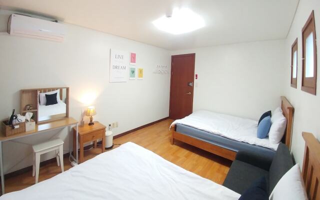 Dolma Guesthouse Hongdae