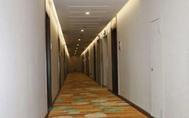 Holiday Inn Bali, Rongxian