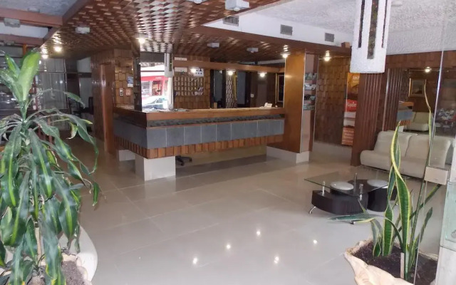 Shelton Hotel