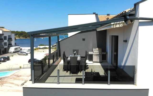 Penthouse No6