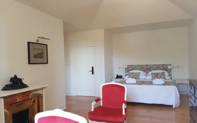 Hotel Charlie Inn
