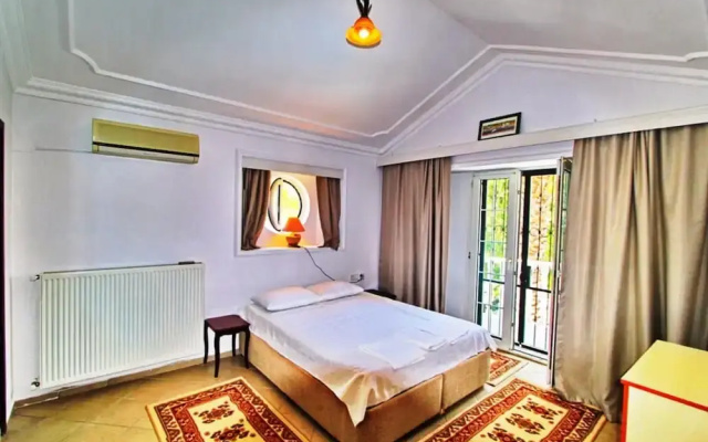Villa Center
