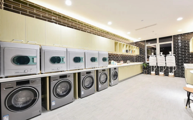 Atour Hotel Linkong New National Exhibition Beijing