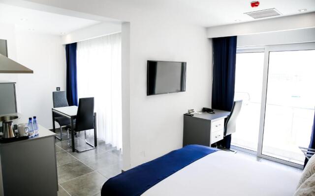 Pebbles Boutique Aparthotel