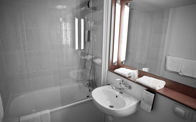 Hotel Campanile Melun Sud - Dammarie Les Lys