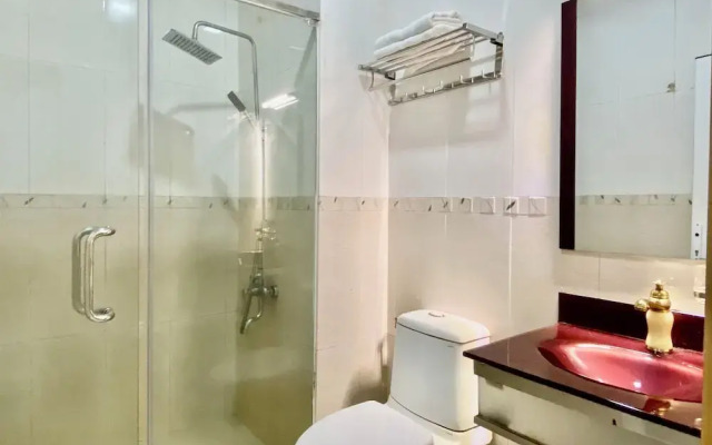 Hoang Quan Hotel  - Go Vap