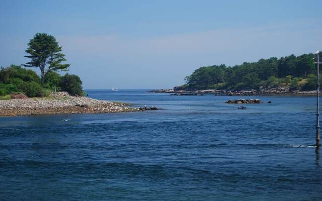 Dockside Guest Quarters & Restaurant