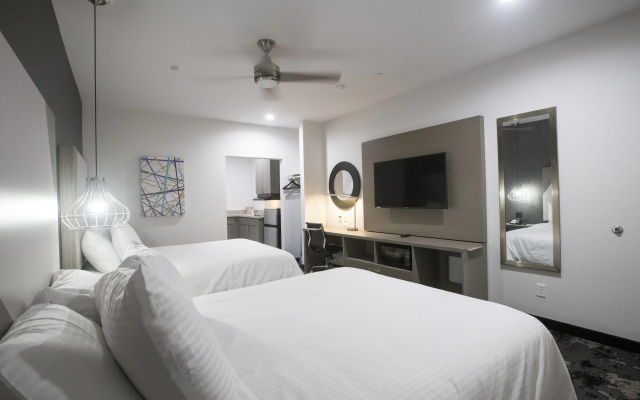 House Hotel