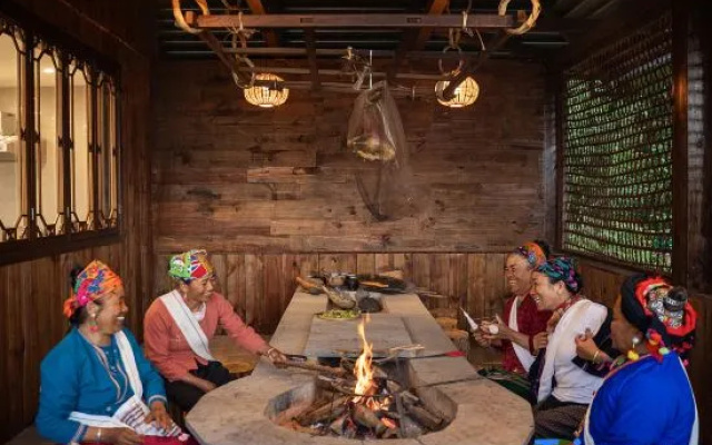 Jingmai Mountain World Heritage Protected Cultural Relics | Brown Traditional Diaojiao Building – People – Pu'er
