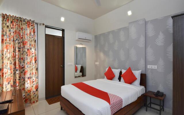 OYO 22827 Hotel Prafulla