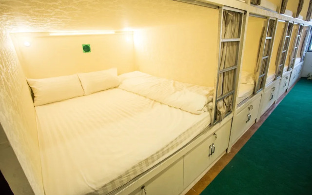 Green Box Hotel - Hostel