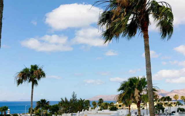 2 Bedroom Condo 02136063 by HomeRez