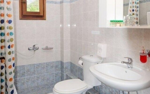 Evrostini Guest House