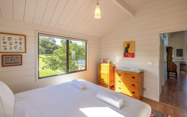 Matai Cottage in Oneroa with Sea Views – Guest Rooms – Blackpool