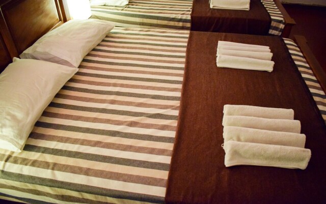 Mount Waves Hotel